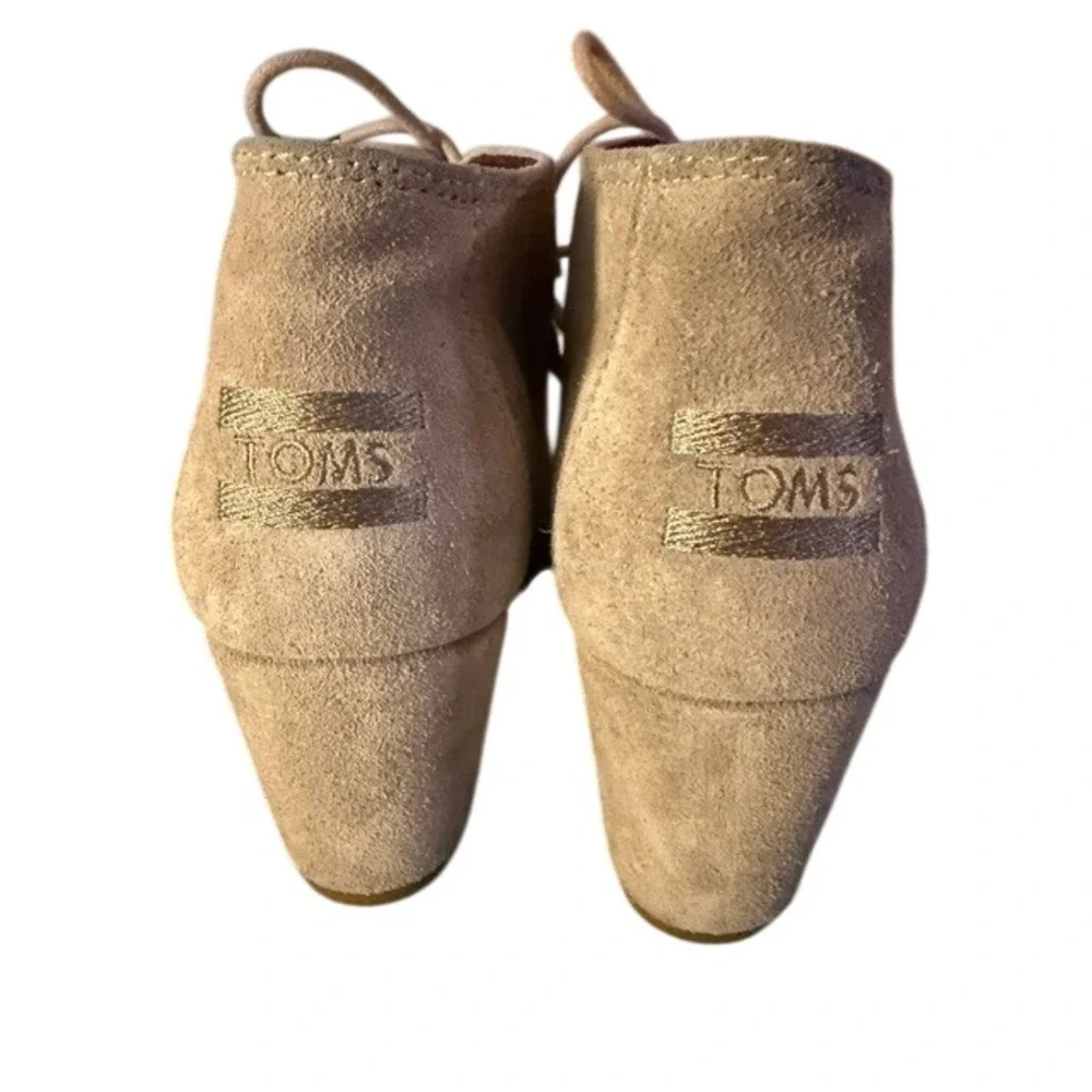 Toms desert wedge